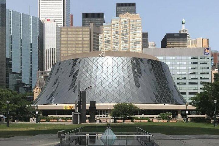 Show me the City! A Small Group Walking Tour of Toronto
