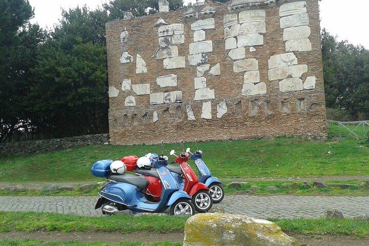 Rome Vespa Primavera 125 cc Rental - 72 Hours Rental