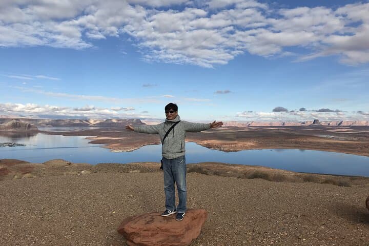Small-Group Lower Antelope Canyon & Horseshoe Bend Tour w/ Lunch