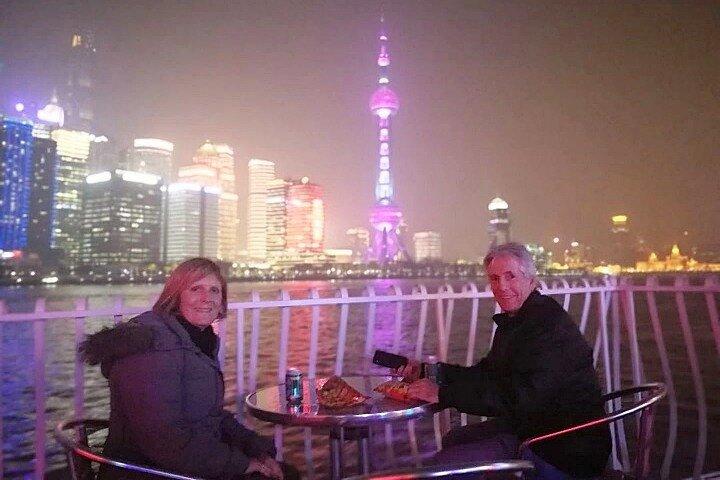 Shanghai Evening Tour: Huangpu River Cruise and Street Food