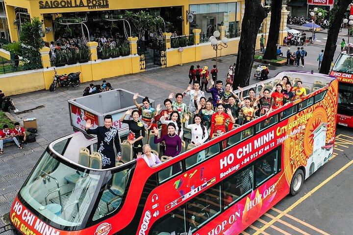 2-days Tour: Cu Chi Tunnels and 24H Hop-on, Hop-off Bus