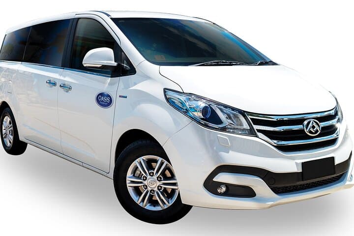 Luxury Van, Private Transfer, Cairns Airport - Port Douglas.
