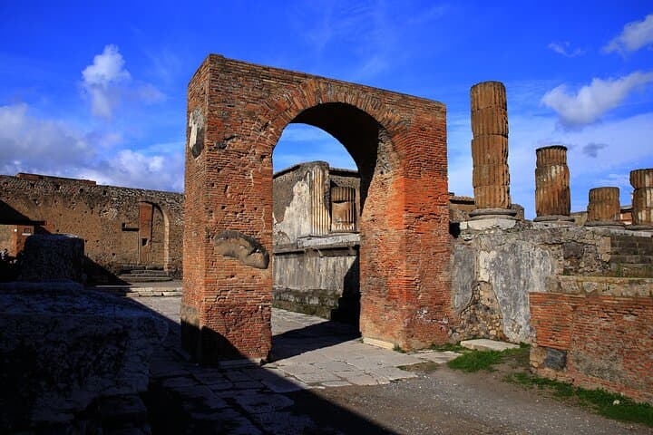 Tour of Pompeii with Skip the Line Tickets & Exclusive Guide