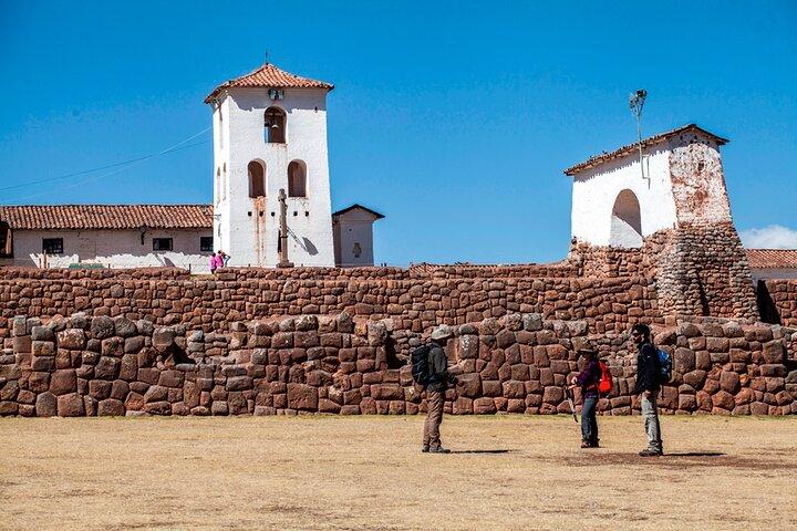 Full-Day Tour to Sacred Valley: Ollantaytambo, Chinchero, Yucay Museum and Lunch