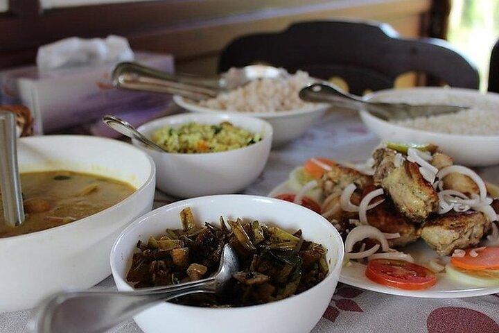 Backwaters Houseboat Cruise in Aleppey with Lunch from Cochin - Private Tour