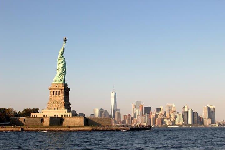 Statue of Liberty Tour with Ellis Island and Immigration Museum