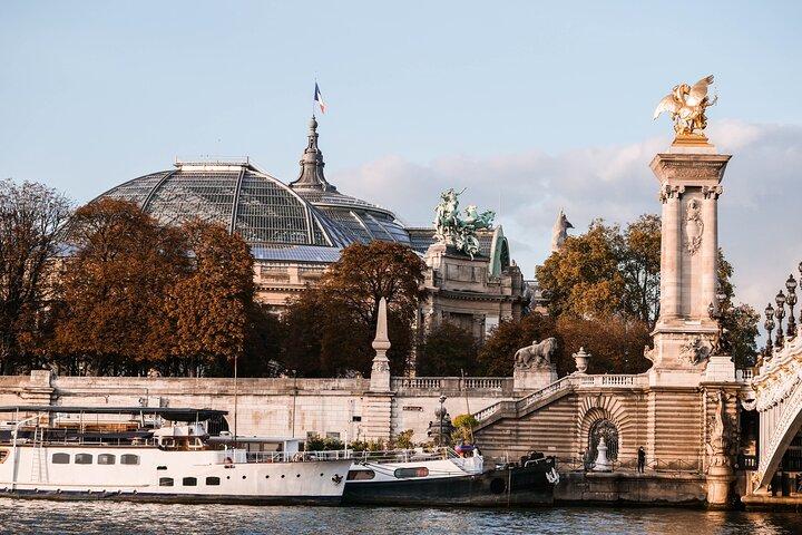 Paris Private Walking Tour with a Local