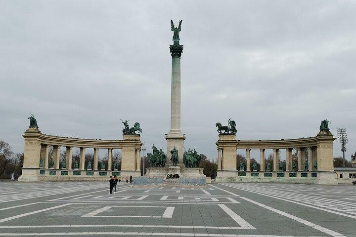 Best Historical Sights of Budapest Tour