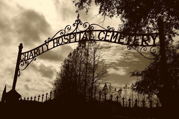 New Orleans Cemetery and Paranormal Investigation Bus Tour