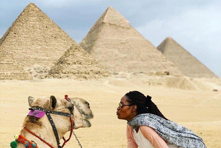 Horse or Camel Riding Tour around Sahara Giza pyramids