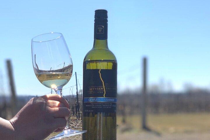 Between the Lines Black Glass Wine Tasting in Niagara-on-the-Lake