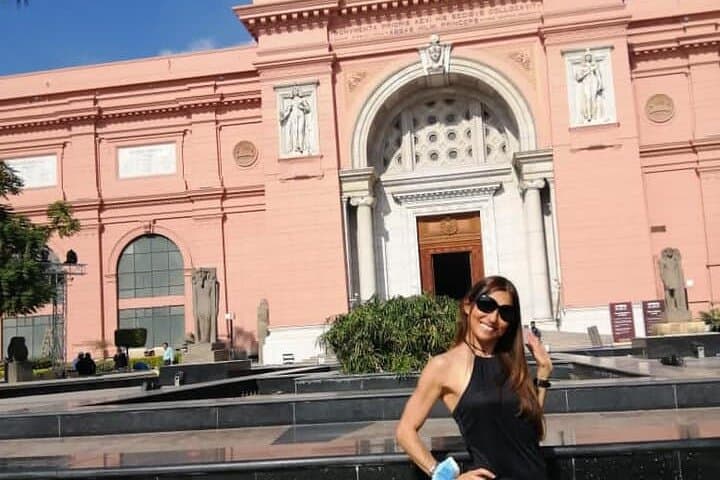 Cairo Egyptian Museum Half-Day with lunch and Hotel Pickup and Drop-Off