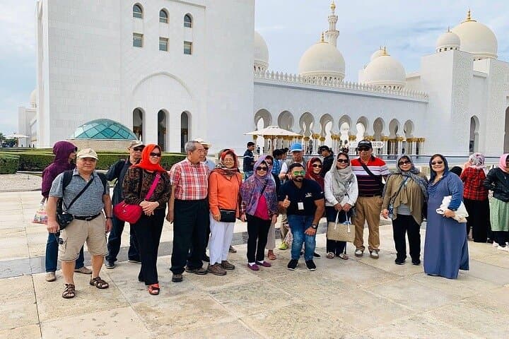 Abu Dhabi City Sightseeing Tour From Dubai