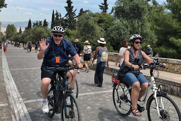 Athens by E-Bike: Monuments, Food & Transfers (Cruise Tour)