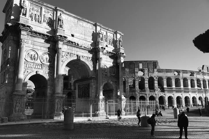 Golf Cart VIP tour of Rome with Driver and Tour Guide (3 or 5hrs)