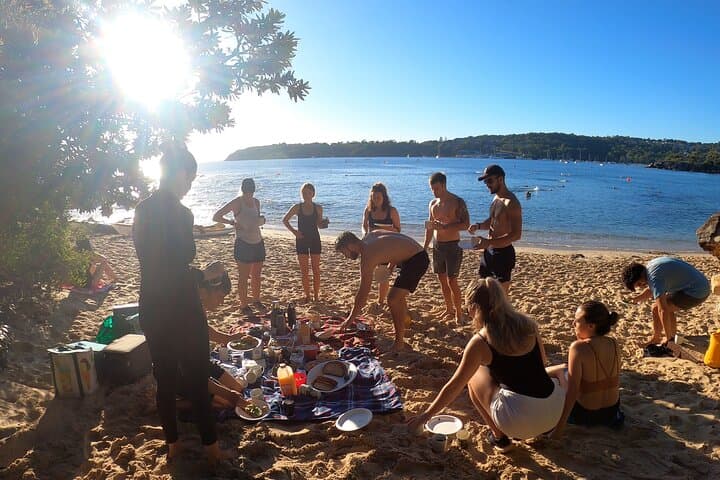 Sydney: Sunrise Escape – Middle Harbour Kayaking Experience