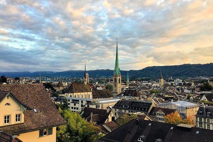 Zurich Walking Tour Including a Lake Cruise
