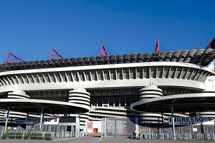 Luxury Private Day Transfer from Milan to Linate Airport