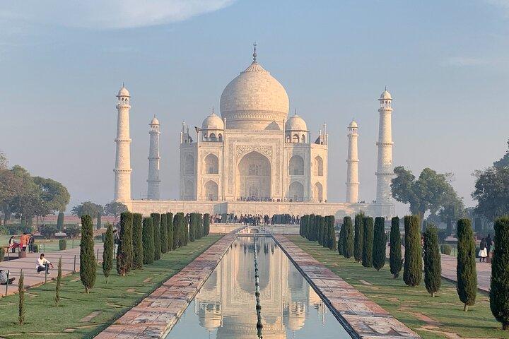 Same Day Taj Mahal Tour by Flight from Mumbai, Pune or Chennai
