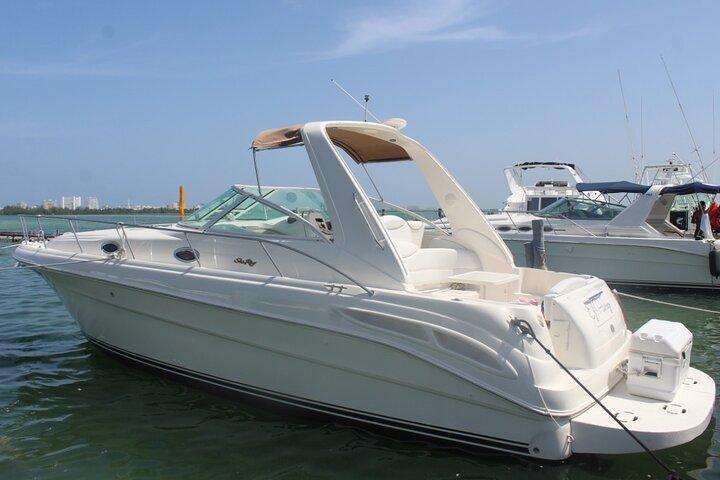 2-hour Private Sunset Cruise on a luxury yacht in Cancun Bay 25P18