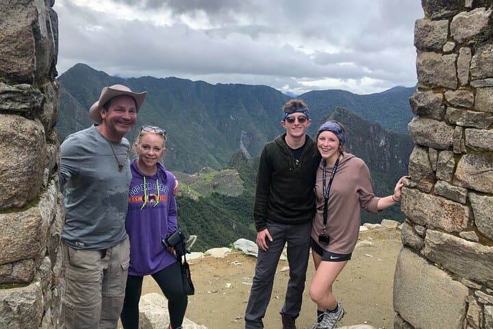 Short Inca Trail To Machu Picchu 2 Days and 1 Night