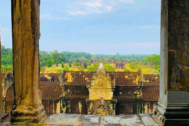 Angkor Private Car Tour: Angkor Wat, Bayon & Ta Prohm (Half Day)