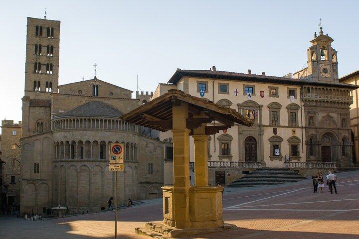 Arezzo Private Tour with Official Guide