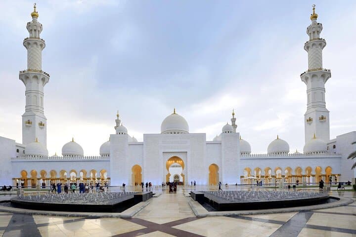 Abu Dhabi City Sightseeing Tour From Dubai