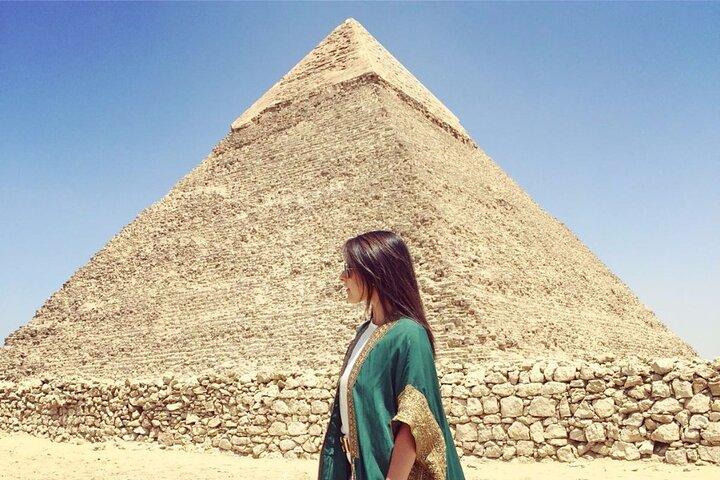 Quick Cairo Layover to Giza Pyramids, Museum, Bazaar from Airport