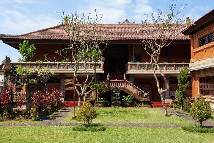 Private Bali Museum and Bajra Sandhi Monument Historical Tour