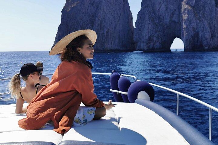 Capri Small-Group Boat Tour from Sorrento with Island Free Time