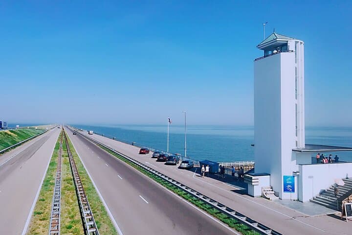 Giethoorn, Afsluitdijk, Zaanse Schans Day Tour Incl Hotel Pick Up