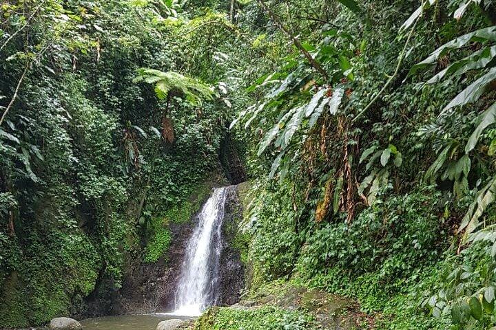 Seven Sisters Waterfalls Hike