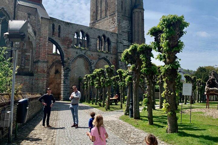 Private Bruges Countryside Cycling Tour to Damme with Guided Walk