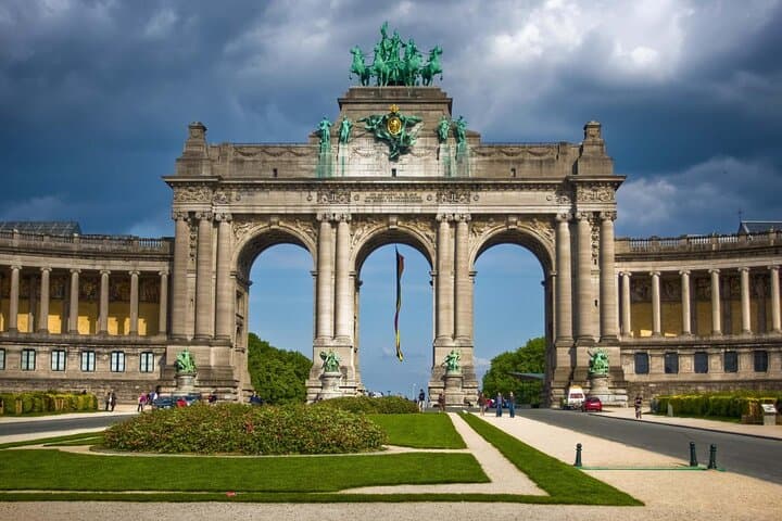 1-15 persons Taxi or Bus Transfer Amsterdam Airport to Brussel