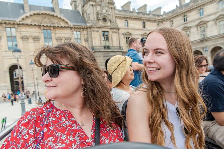 Paris Tootbus Hop-On Hop-Off Bus Tour (Optional Cruise)