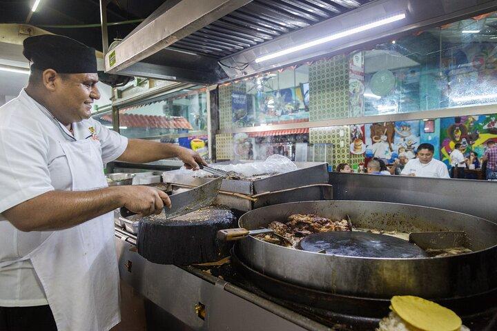 Cancun Local Experience: Taco and Beer Food Tour