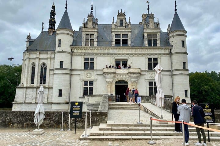 Loire Valley Castles Chenonceau Amboise & Da Vinci Small Group