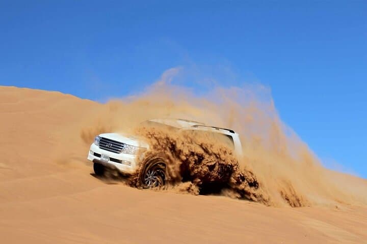 Deluxe Dubai Desert Safari with BBQ Dinner