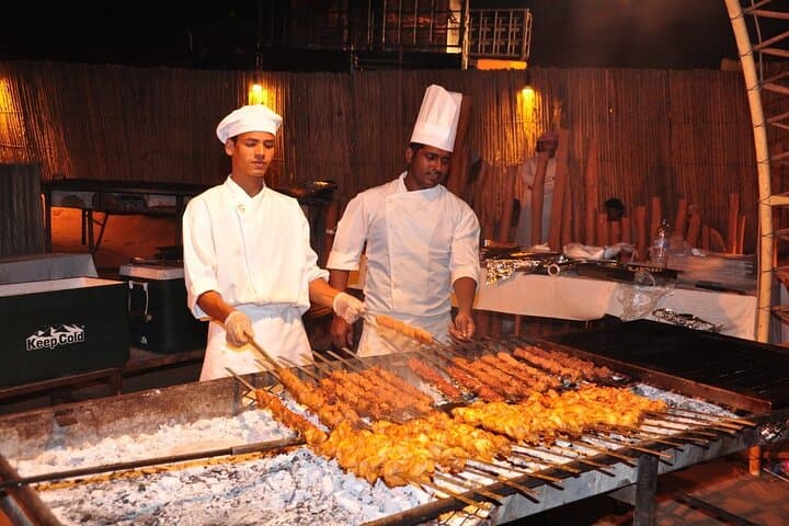 Deluxe Dubai Desert Safari with BBQ Dinner