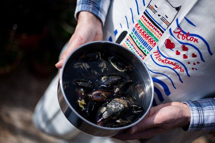 Kotor private cooking class with lunch and Old town guided tour