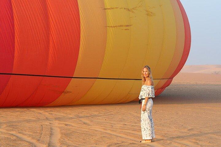 Enjoy Hot Air Balloon ( Falcon Show ) Dubai Desert