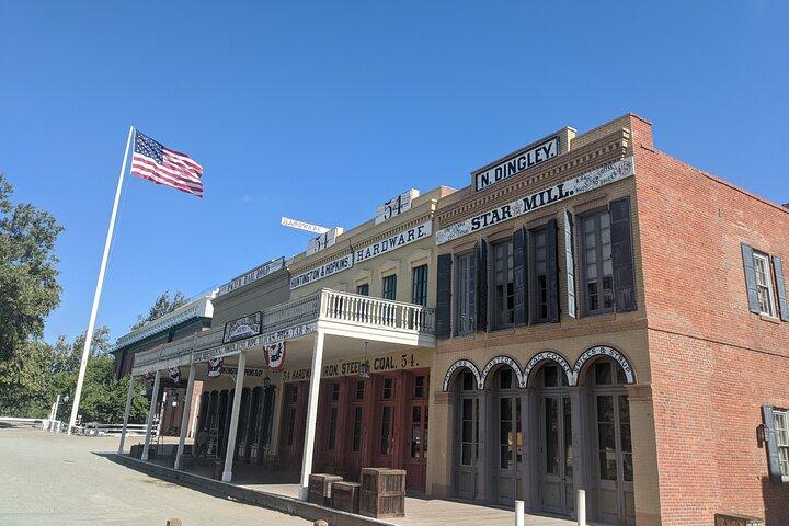 Old Sacramento Scavenger Hunt Walking Tour and Game