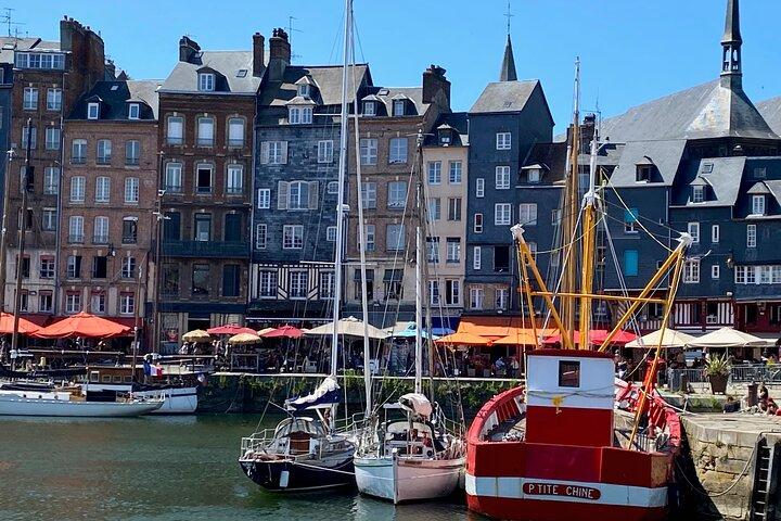 Private Mont Saint-Michel, Honfleur Trip from Paris by Mercedes