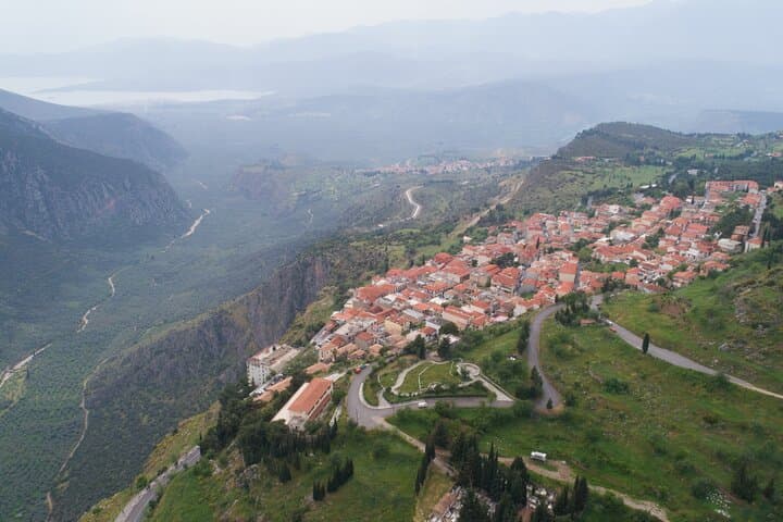 Delphi full day V.R audio guided tour with entry ticket