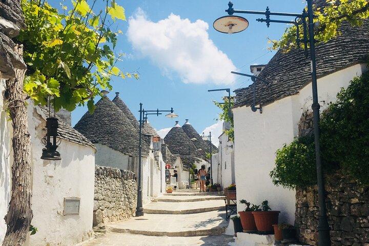 Ostuni, Alberobello and Polignano a Mare. Departing from Lecce
