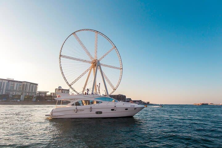 Yacht Trip Dubai : Book 56 ft Premium Yacht up to 21 people