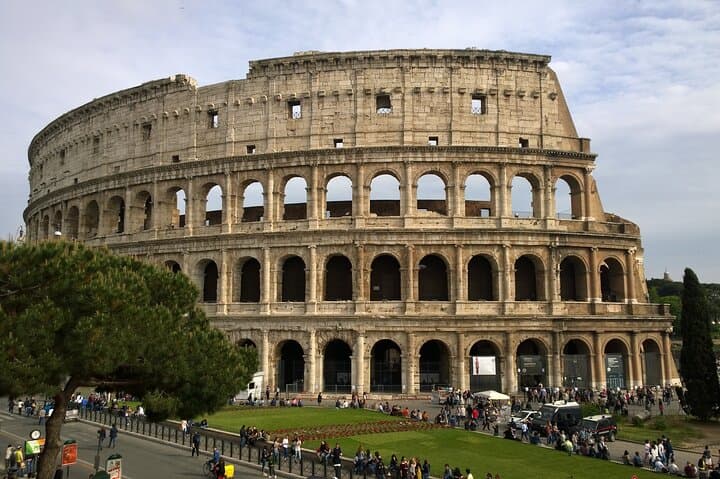 Private Transfer from Rome Fiumicino airport to/from Rome