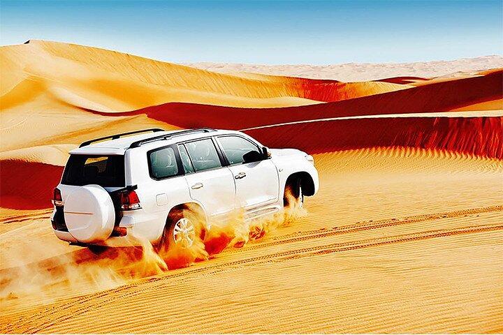 Desert Safari in Dubai with BBQ Dinner and Live Shows