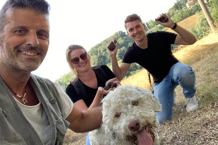 Truffle Hunting Experience Siena Tartufi